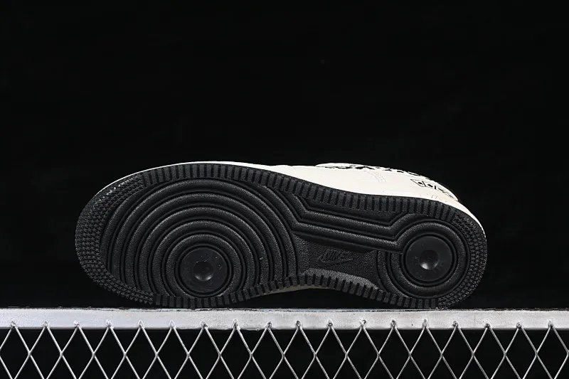 All categories Nk Air Force 1 Air Force series Nk Air Force 1 Low Air Force low-top Nike Air Force 1'07 Low Limited to the Year of the Horse, immediate success Air Force 1 low-top casual sneakers KJ1688-026
